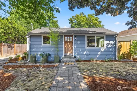 10820 1st Ave SW, Burien, WA 98146