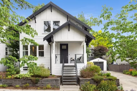 2208 NW 67th St, Seattle, WA 98117