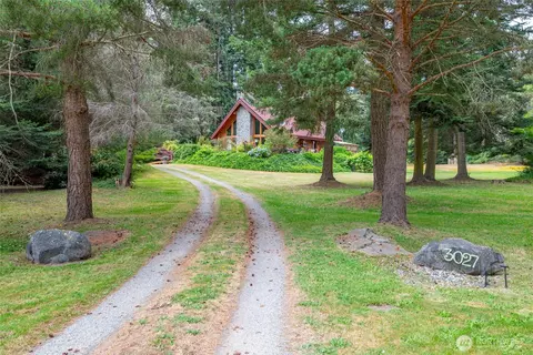 3027 Champion Ln, Oak Harbor, WA 98277