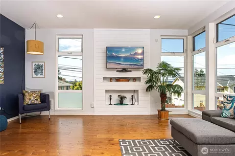 5001 S Fletcher St, Seattle, WA 98118