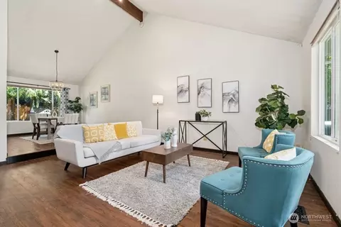 4524 Carnaby St, Kent, WA 98032