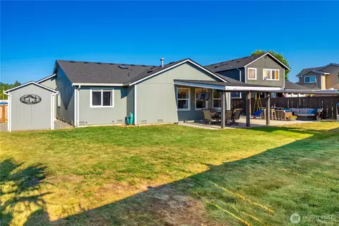 Exterior - 215 Orting Ave NW, Orting, WA 98360 photo 5 of 7