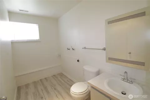 Bath - 16801 10th Ave E, Spanaway, WA 98387 photo 4 of 4
