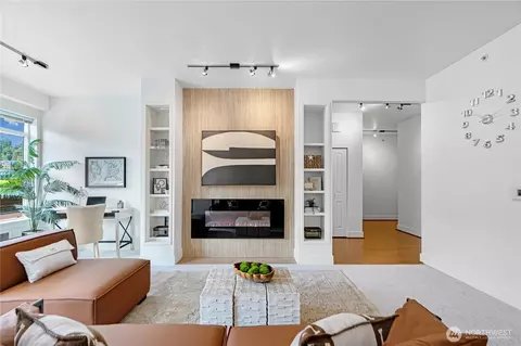7800 SE 27th St #302, Mercer Island, WA 98040