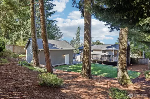 Exterior - 23629 7th Ave W, Bothell, WA 98021 photo 5 of 7