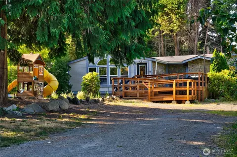 6823 Gibralter Dr, Anacortes, WA 98221