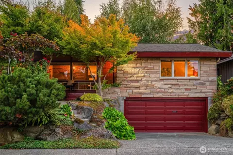 3627 Arapahoe Pl W, Seattle, WA 98199