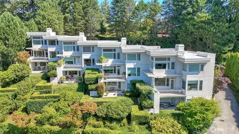 3304 81st Pl SE #D, Mercer Island, WA 98040