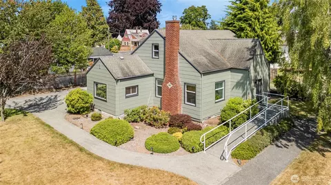 228 Cherry St, Blaine, WA 98230