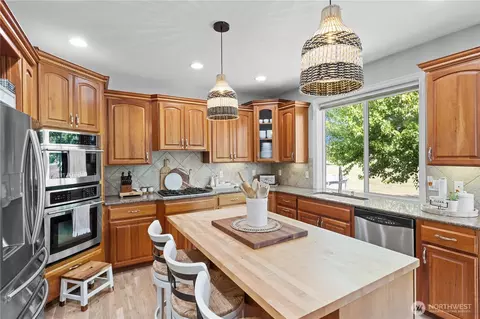 Kitchen - 14811 172nd St E, Orting, WA 98360 photo 4 of 4