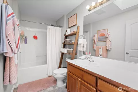 Bath - 14811 172nd St E, Orting, WA 98360 photo 4 of 5