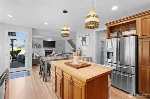 Kitchen - 14811 172nd St E, Orting, WA 98360 photo 3 of 4