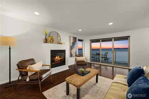 3633 Beach Dr SW #402, Seattle, WA 98116