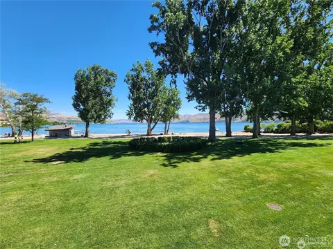 1 Beach 540-o, Manson, WA 98831