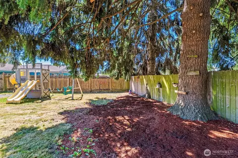 Exterior - 3226 Maple St, Longview, WA 98632 photo 8 of 10