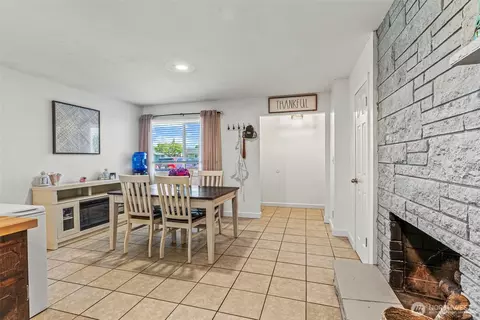 Dining - 3226 Maple St, Longview, WA 98632 photo 4 of 4