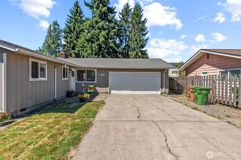 Exterior - 3226 Maple St, Longview, WA 98632 photo 5 of 10