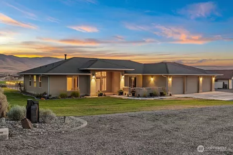 827 Desert Aire Dr SW, Mattawa, WA 99349