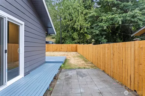 Exterior - 4914 S 2nd Ave, Everett, WA 98203 photo 2 of 2