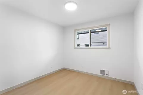 Bedroom - 4914 S 2nd Ave, Everett, WA 98203 photo 4 of 6