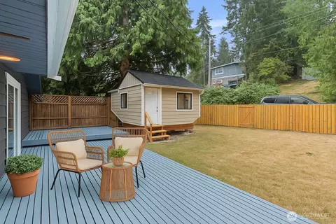 Exterior - 4914 S 2nd Ave, Everett, WA 98203 photo 1 of 2