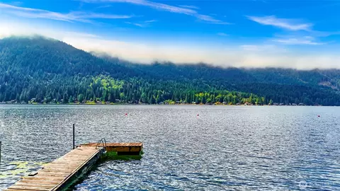 34673 N Shore Dr, Mount Vernon, WA 98274