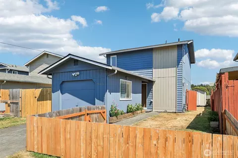 24432 15th Ave S, Des Moines, WA 98198