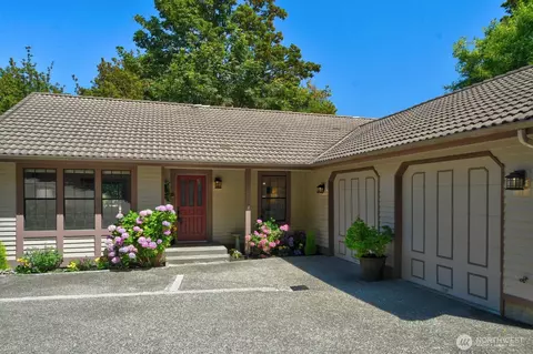 17512 32nd Ave NE, Lake Forest Park, WA 98155