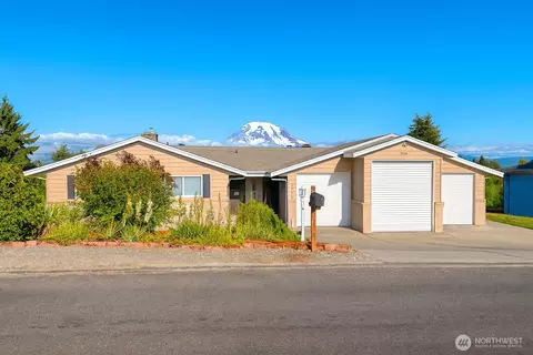 9926 257th St Ct E, Graham, WA 98338