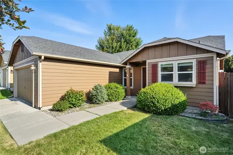 1161 SW Greeley St, College Place, WA 99324