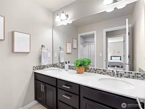 Bath - 3923 186th Pl SE, Bothell, WA 98012 photo 5 of 6