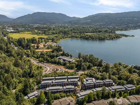 4261 213 Pl SE #43, Issaquah, WA 98029