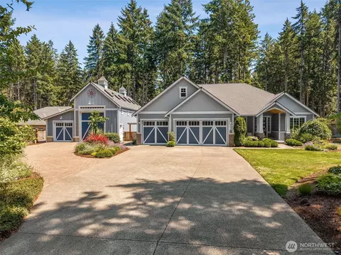 4644 Center Ln NE, Olympia, WA 98516
