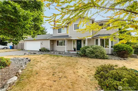 386 NW Fairhaven Dr, Oak Harbor, WA 98277