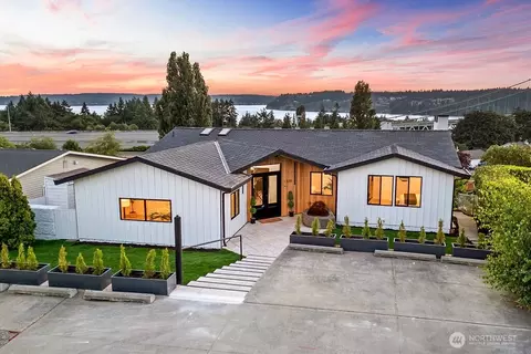 1320 N Fir St, Tacoma, WA 98406