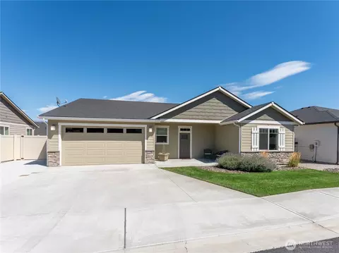 180 Pershing Cir, Wenatchee, WA 98802