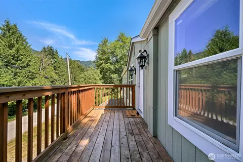 502 Hilltop Dr, Sedro Woolley, WA 98284