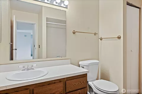 9922 NE 144th Ln #502, Kirkland, WA 98034 photo 18