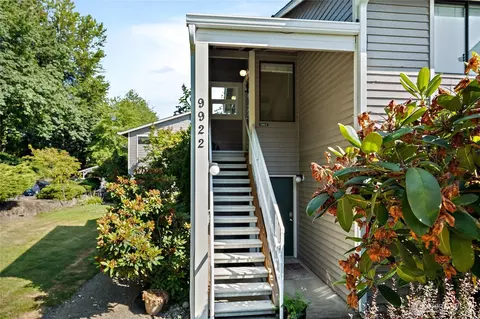 9922 NE 144th Ln #502, Kirkland, WA 98034 photo 3