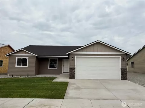 40 Salmon Dr, Wenatchee, WA 98801