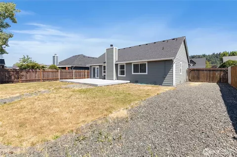 Exterior - 415 Eldredge Ave NW, Orting, WA 98360 photo 5 of 6