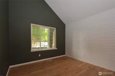 Living - 7281 Radius Loop SE, Lacey, WA 98513 photo 2 of 4