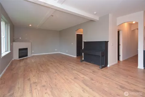 Living - 7281 Radius Loop SE, Lacey, WA 98513 photo 3 of 4