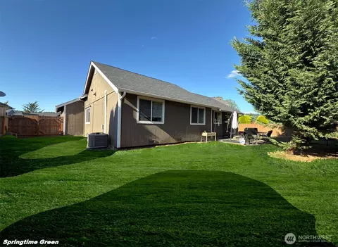 Exterior - 304 SW Coplan St, Orting, WA 98360 photo 6 of 9