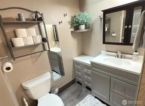 Bath - 304 SW Coplan St, Orting, WA 98360 photo 3 of 3
