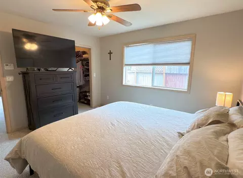 Bedroom - 304 SW Coplan St, Orting, WA 98360 photo 4 of 4