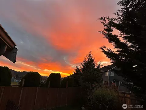 Exterior - 304 SW Coplan St, Orting, WA 98360 photo 9 of 9