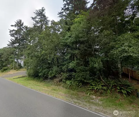 214 Duck Lake Dr SE, Ocean Shores, WA 98569