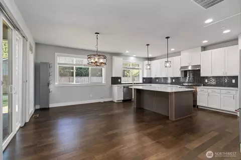 1054 Walnut St, Edmonds, WA 98020 photo 13