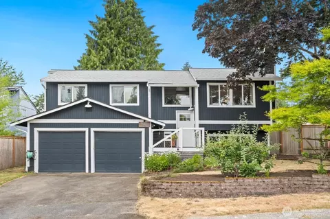 9008 NE 138 Pl, Kirkland, WA 98034